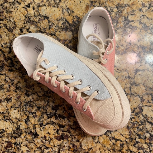 Converse - Picture 3 of 4